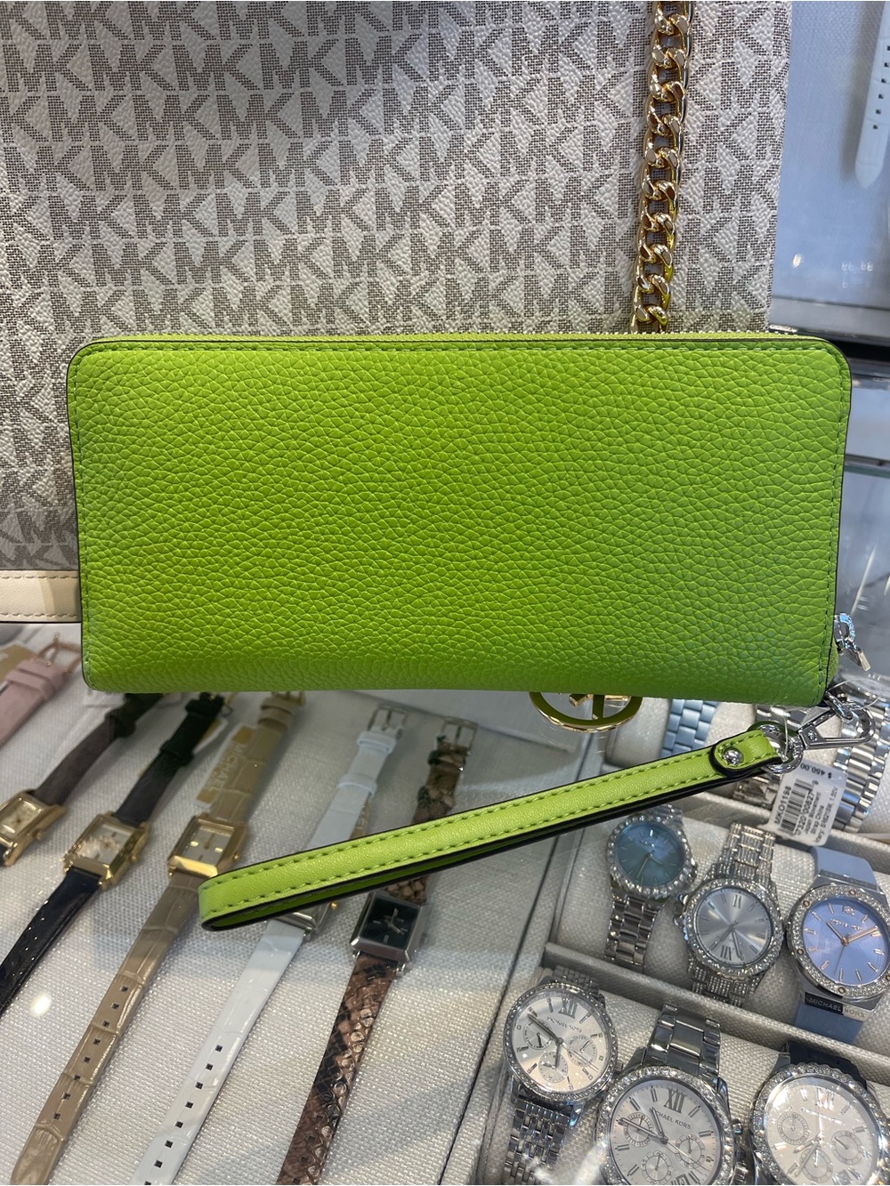 Michael Kors Lg Pebbled Leather Continental Wallet Wristlet Phone Holder 
Lime
N - Picture 3 of 16
